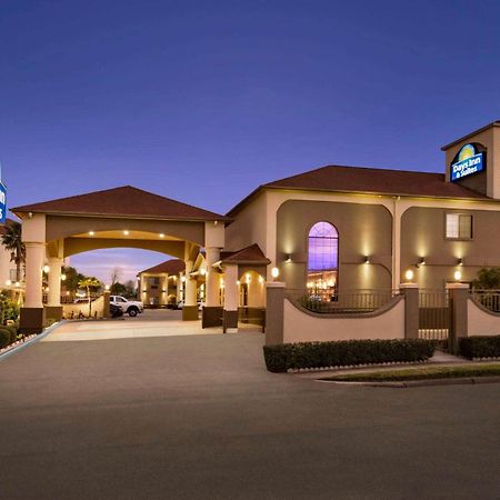 Days Inn & Suites By Wyndham Houston Hobby Airport Exteriör bild