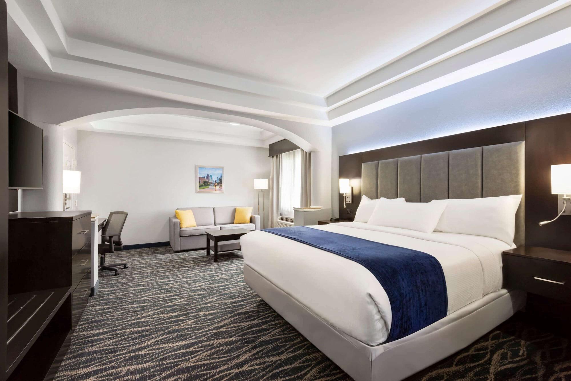 Days Inn & Suites By Wyndham Houston Hobby Airport Exteriör bild
