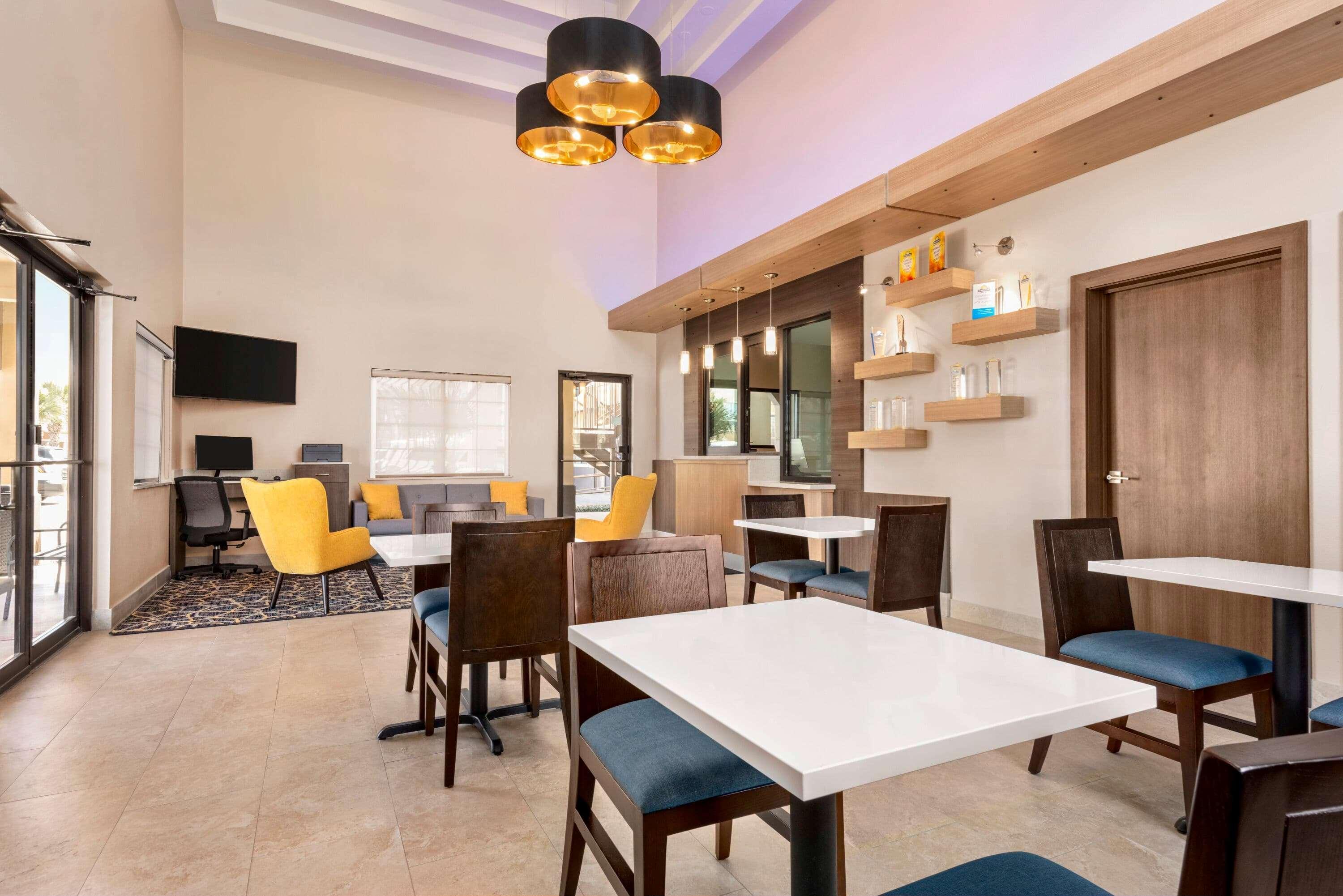 Days Inn & Suites By Wyndham Houston Hobby Airport Exteriör bild