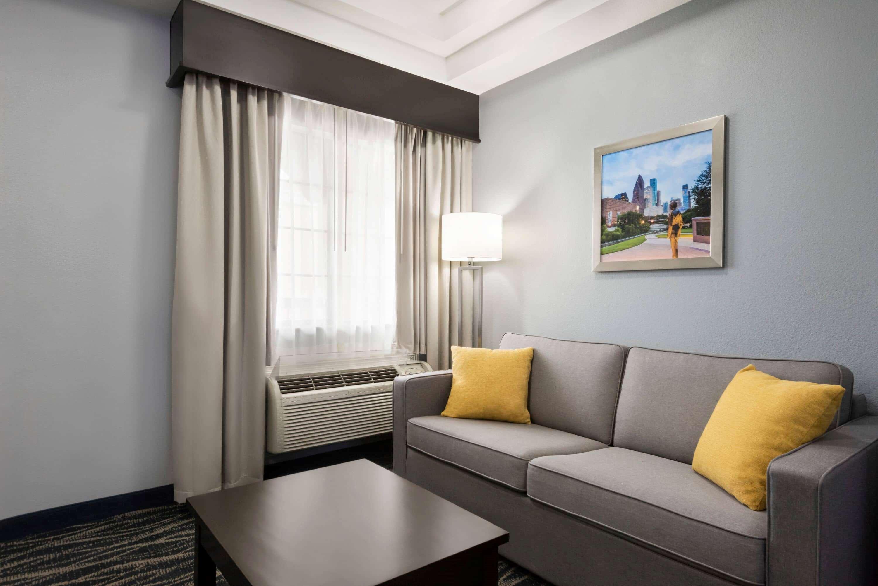 Days Inn & Suites By Wyndham Houston Hobby Airport Exteriör bild
