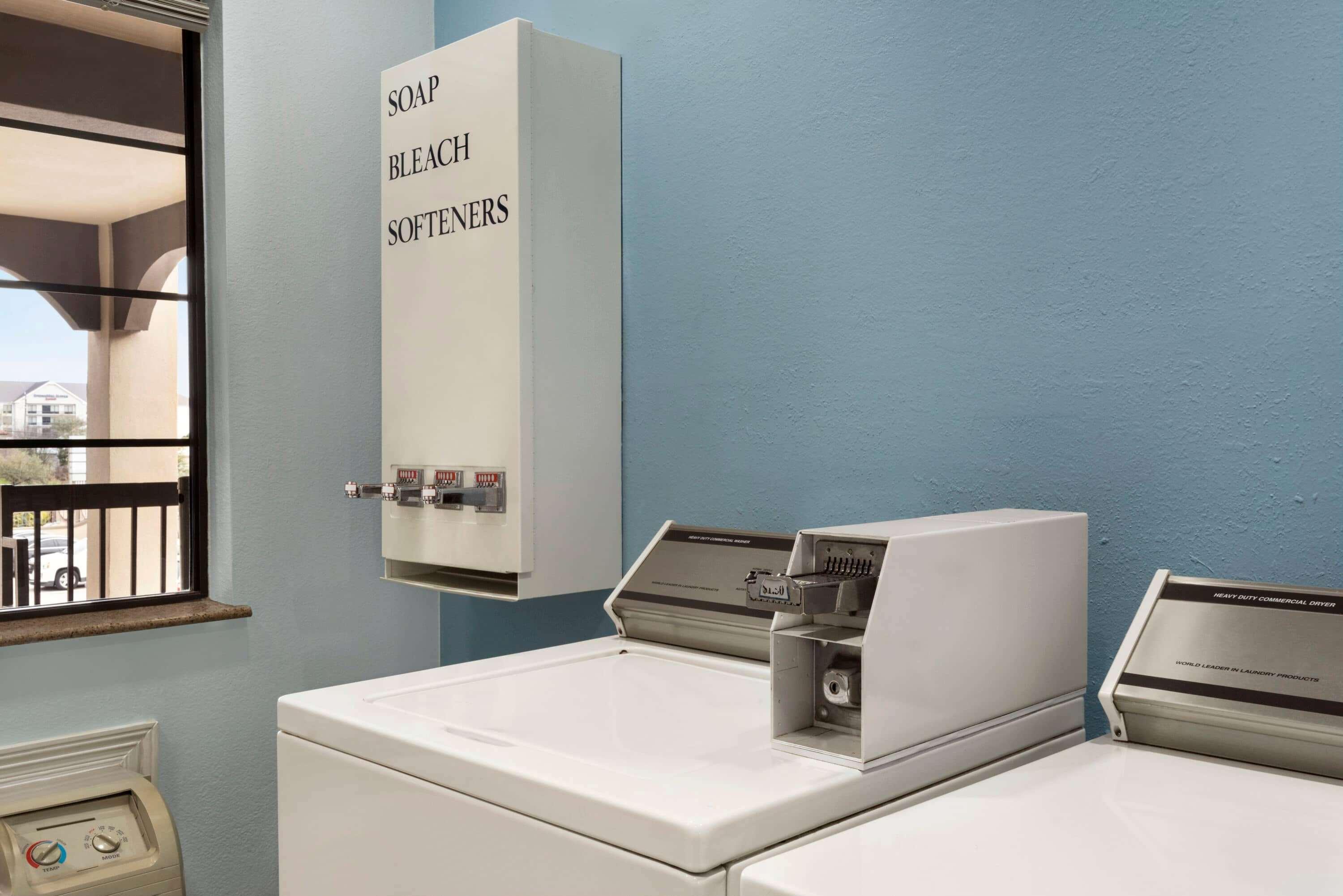 Days Inn & Suites By Wyndham Houston Hobby Airport Exteriör bild