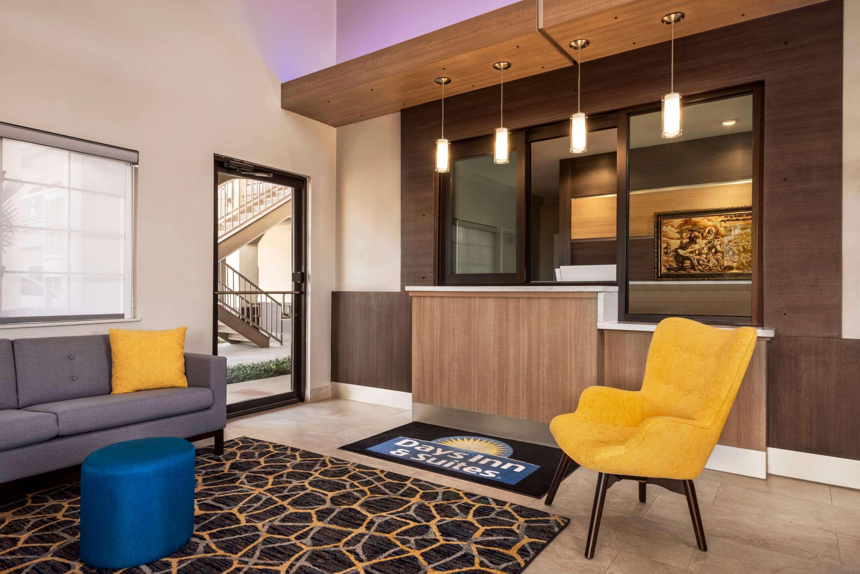 Days Inn & Suites By Wyndham Houston Hobby Airport Exteriör bild