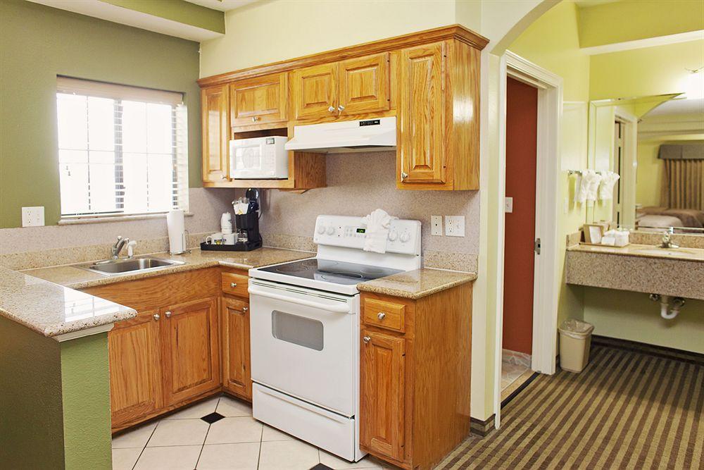 Days Inn & Suites By Wyndham Houston Hobby Airport Exteriör bild