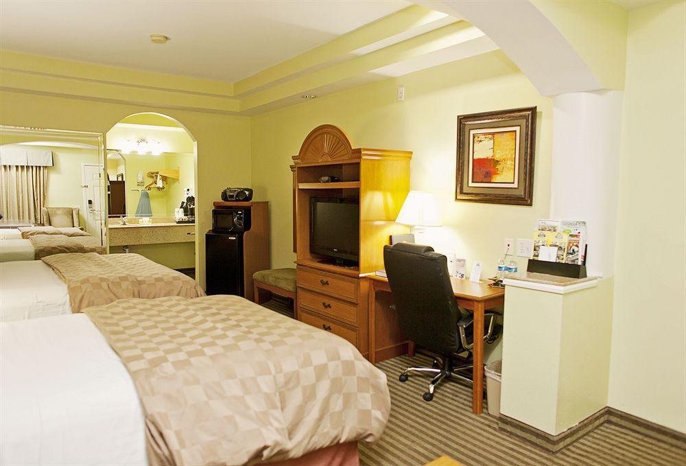 Days Inn & Suites By Wyndham Houston Hobby Airport Exteriör bild