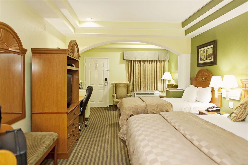Days Inn & Suites By Wyndham Houston Hobby Airport Exteriör bild