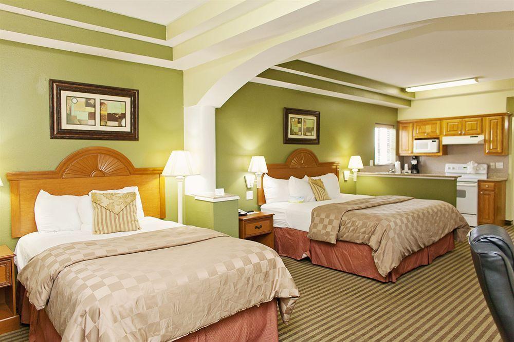 Days Inn & Suites By Wyndham Houston Hobby Airport Exteriör bild