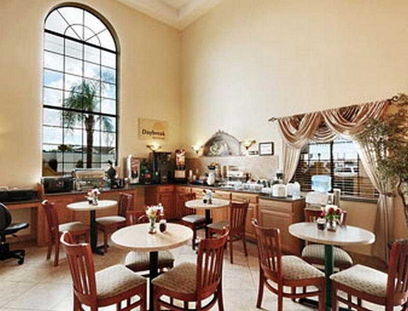 Days Inn & Suites By Wyndham Houston Hobby Airport Exteriör bild