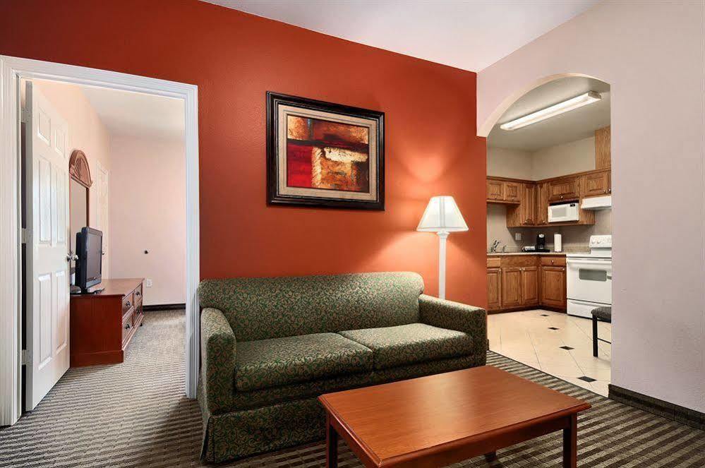 Days Inn & Suites By Wyndham Houston Hobby Airport Exteriör bild
